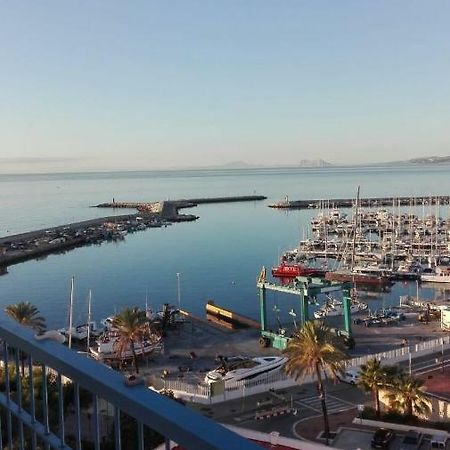 Vista Al Faro Apartment Estepona Bagian luar foto