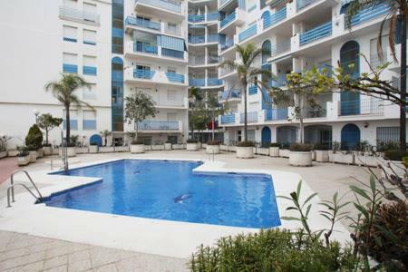 Vista Al Faro Apartment Estepona Bagian luar foto