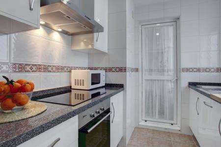 Vista Al Faro Apartment Estepona Bagian luar foto